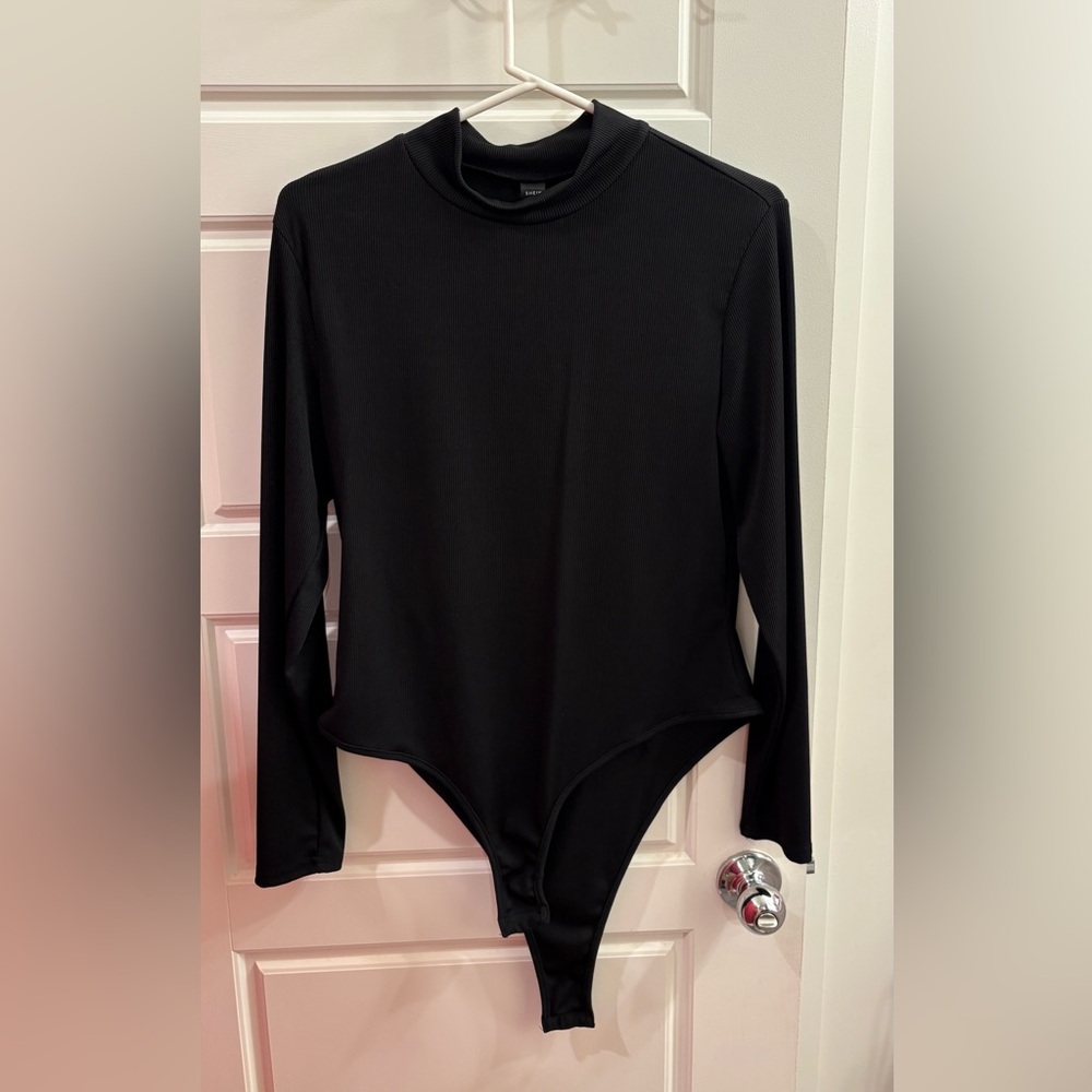 SHEIN Classic Black Ribbed Bodysuit